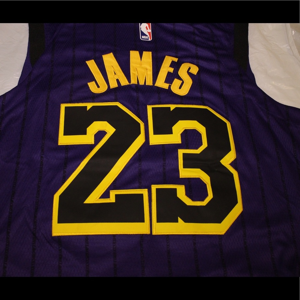 LEBRON JAMES LAKERS PURPLE NIKE JERSEY BRAND NEW